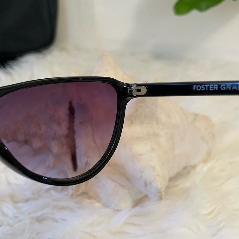 Foster Grant sunglasses ๐ถ๏ธ - Picture 6 of 8